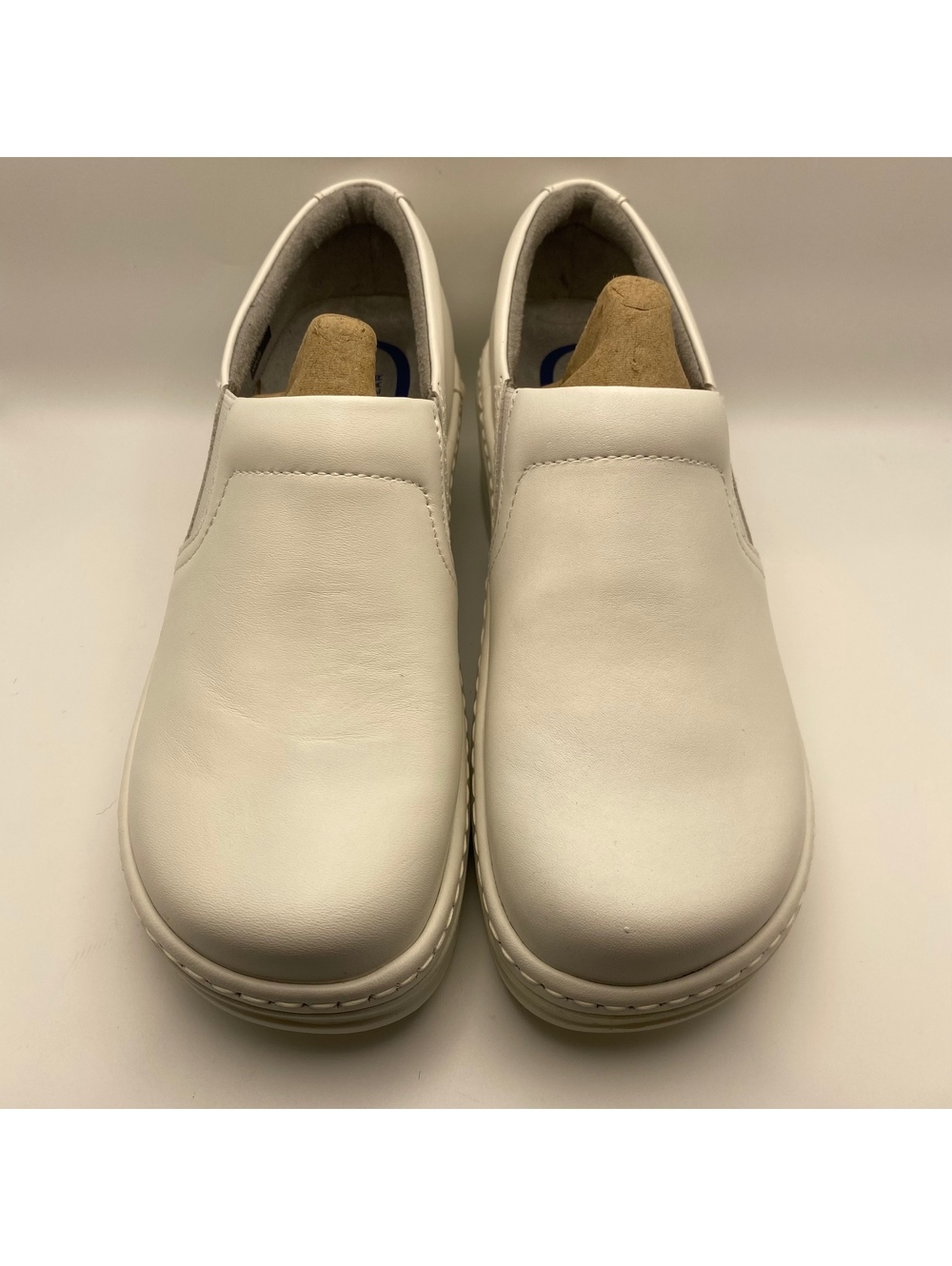 Klogs Footwear Naples White Smooth Leather Slip-On Shoes Size 6